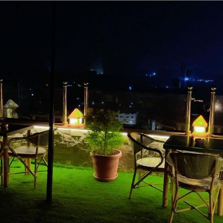 Pyramids Tower View Inn Nazlat as Sammān Exterior foto